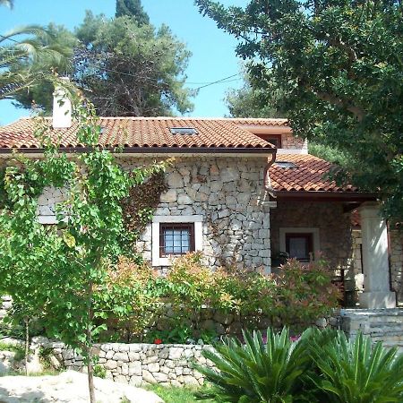 말리로시니 Stone House Retreat 빌라 외부 사진