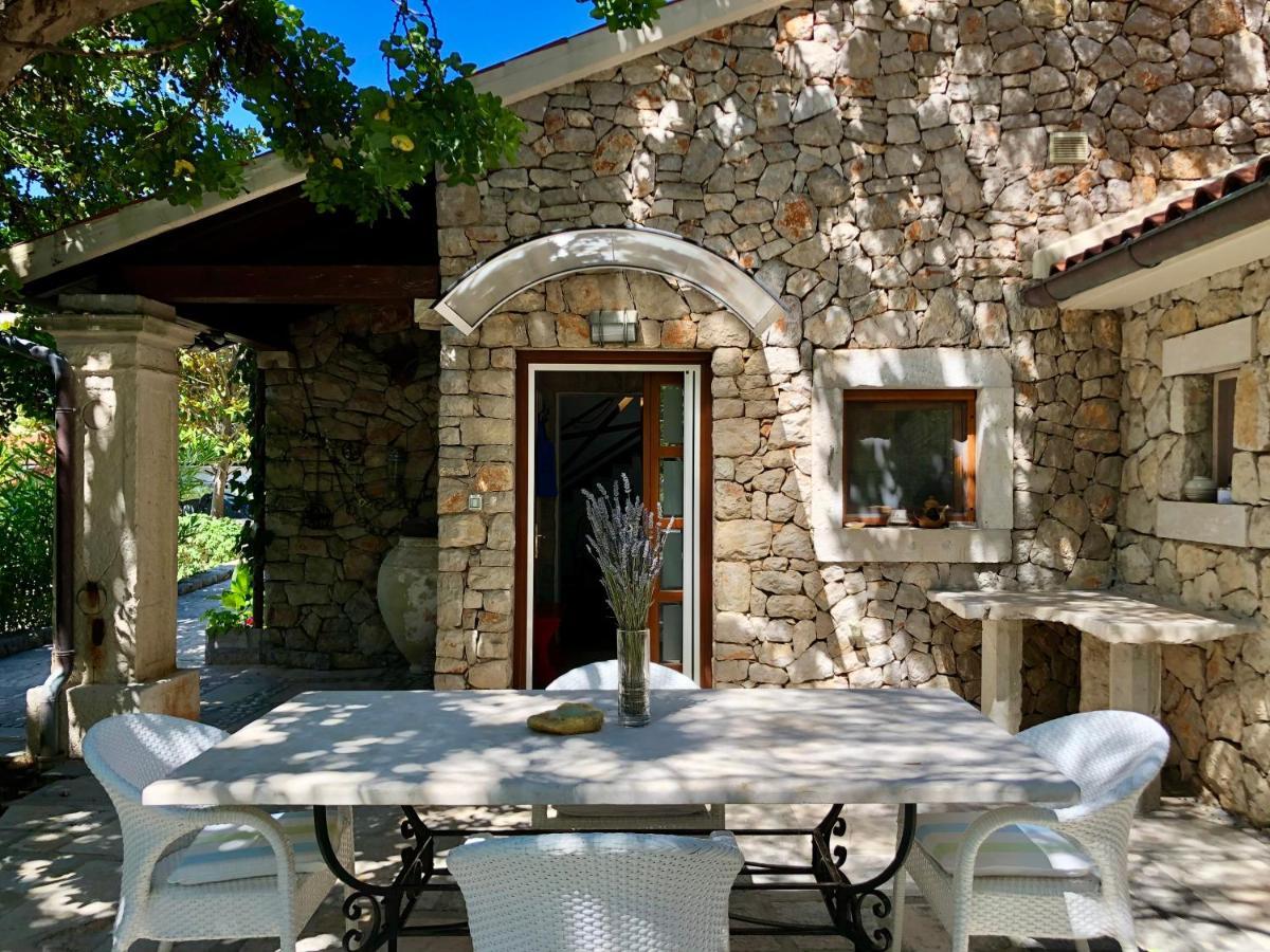 말리로시니 Stone House Retreat 빌라 외부 사진