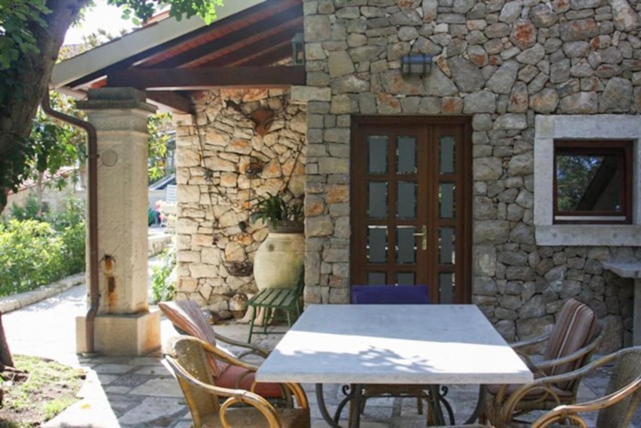 말리로시니 Stone House Retreat 빌라 외부 사진