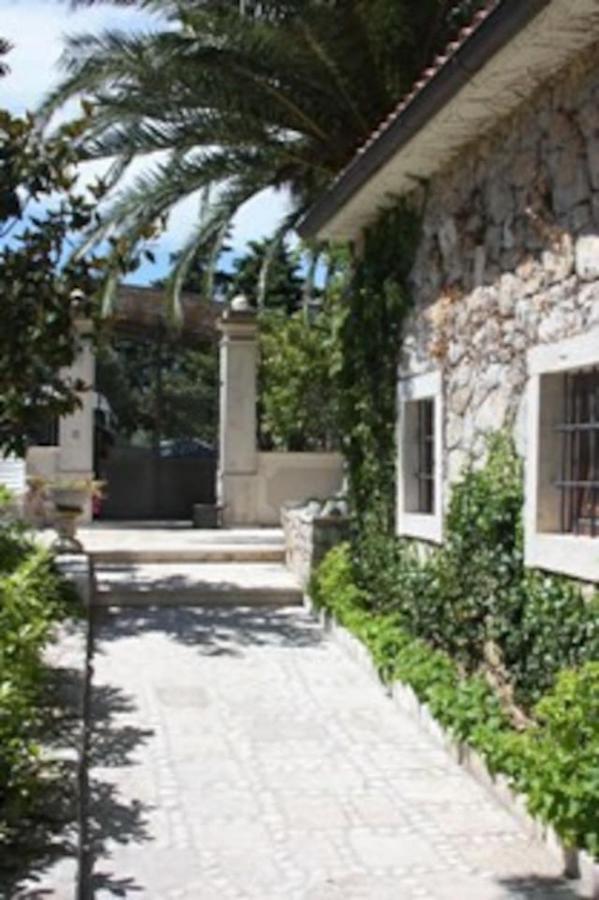 말리로시니 Stone House Retreat 빌라 외부 사진