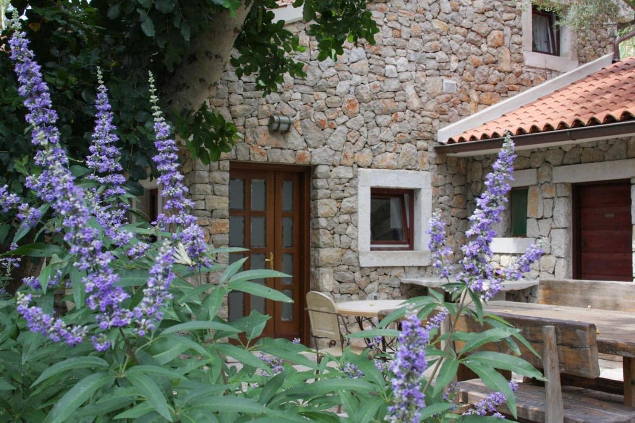 말리로시니 Stone House Retreat 빌라 외부 사진
