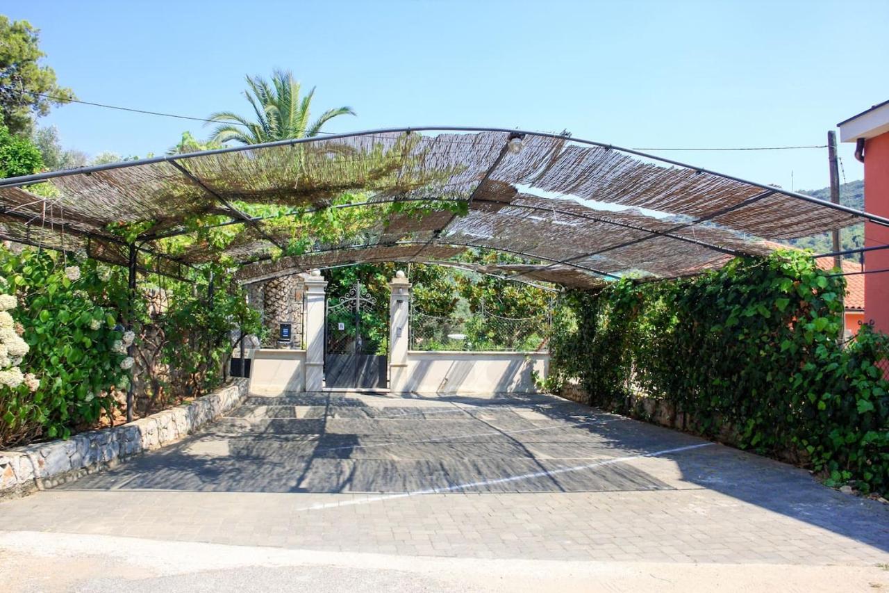 말리로시니 Stone House Retreat 빌라 외부 사진